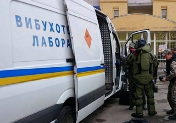 В Одессе неизвестный снова "заминировал" все торговые центры В Одессе неизвестный снова "заминировал" все торговые центры