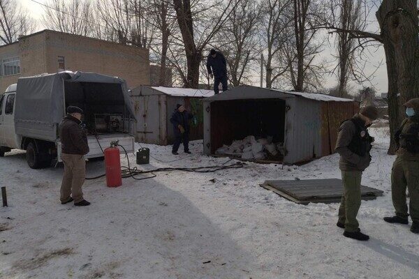 В Одессе начали демонтировать незаконные гаражи
