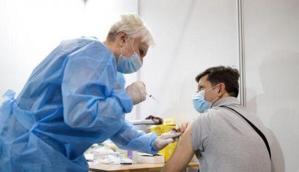 Украинцам заплатят за бустерную вакцинацию Украинцам заплатят за бустерную вакцинацию