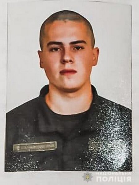 В Днепре солдат расстрелял нацгвардейцев и сбежал с оружием: приметы В Днепре солдат расстрелял нацгвардейцев и сбежал с оружием: приметы