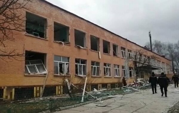 Враг ударил по Чернигову: разрушены школы и жилые дома Враг ударил по Чернигову: разрушены школы и жилые дома