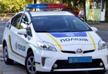 Полицейские помогли семье из Константиновки эвакуироваться из опасной зоны