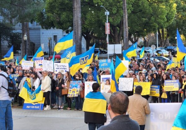 В Берлине запретили использование символики Украины на мероприятиях 9 мая В Берлине запретили использование символики Украины на мероприятиях 9 мая