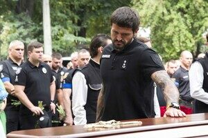 В Одессе простились с полицейским, который погиб на фронте В Одессе простились с полицейским, который погиб на фронте