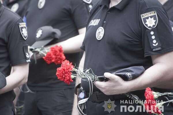 В Одессе простились с полицейским, который погиб на фронте В Одессе простились с полицейским, который погиб на фронте