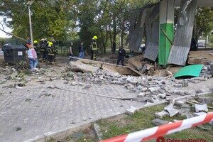 В Одессе на заправке произошел взрыв: под завалами ищут человека