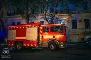 В центре Одессы вспыхнул пожар в кафе: загорелась вытяжная труба В центре Одессы вспыхнул пожар в кафе: загорелась вытяжная труба