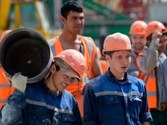 Справи геть кепські: у росії не вистачає мільйонів робітників