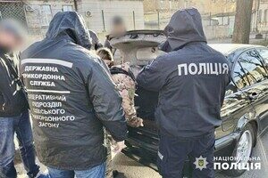 В Одессе задержали мужчину, который продавал взрывчатки и боеприпасы В Одессе задержали мужчину, который продавал взрывчатки и боеприпасы