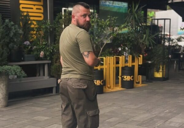 В Одессе посетитель ветклиники обматерил врача-ветерана войны, который не смог встать (видео) В Одессе посетитель ветклиники обматерил врача-ветерана войны, который не смог встать (видео)