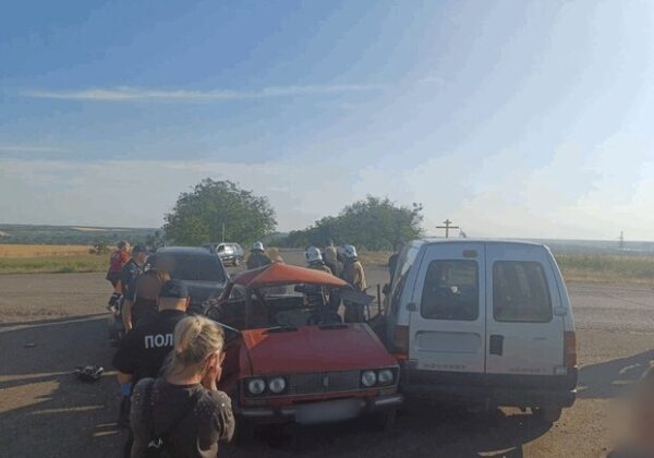 В Одесском районе столкнулись несколько автомобилей: пострадали три человека В Одесском районе столкнулись несколько автомобилей: пострадали три человека