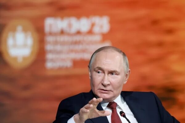 Путин &laquo;запретил&raquo; рецессию в России