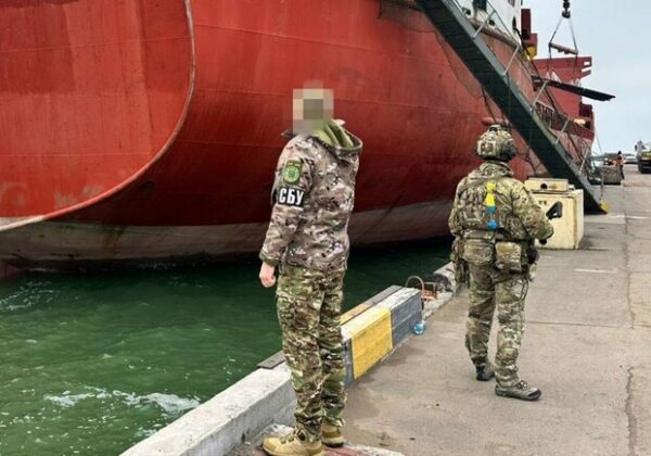 Вывозило зерно из Крыма: в Одессе арестовали судно 'теневого' флота РФ Вывозило зерно из Крыма: в Одессе арестовали судно 'теневого' флота РФ