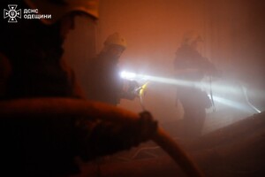 Ночной обстрел Одессы: получили повреждения дома, травмировались люди Ночной обстрел Одессы: получили повреждения дома, травмировались люди