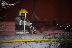 Ночной обстрел Одессы: получили повреждения дома, травмировались люди Ночной обстрел Одессы: получили повреждения дома, травмировались люди