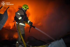 Ночной обстрел Одессы: получили повреждения дома, травмировались люди Ночной обстрел Одессы: получили повреждения дома, травмировались люди