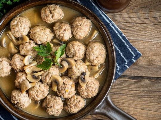 Фрикадельки у грибному соусі: ідеальний варіант для ситної вечері