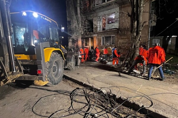 Ночной удар по жилому сектору Одессы: пострадали люди
