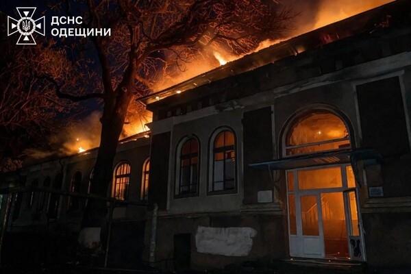 В Одесской области загорелся лицей: огонь охватил большую площадь В Одесской области загорелся лицей: огонь охватил большую площадь
