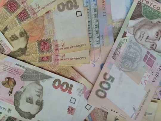 Розрахунок у два етапи: чому при призначенні пенсії ПФУ не одразу враховує довідки про зарплату до 2000 року