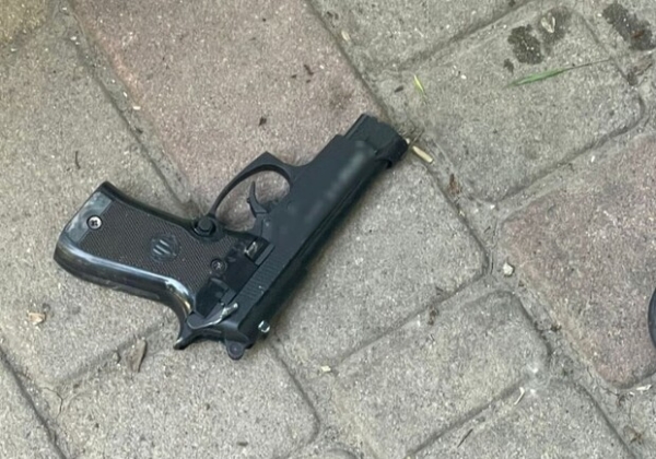 В Одессе мужчина угрожал прохожим и устроил стрельбу В Одессе мужчина угрожал прохожим и устроил стрельбу
