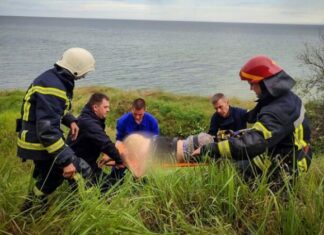 В Одесской области девушка упала с обрыва: подробности от спасателей