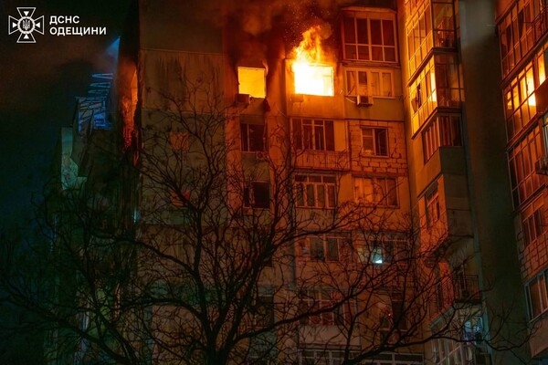 РФ обстреляла жилые дома в Хаджибейском районе Одессы: пострадали люди РФ обстреляла жилые дома в Хаджибейском районе Одессы: пострадали люди
